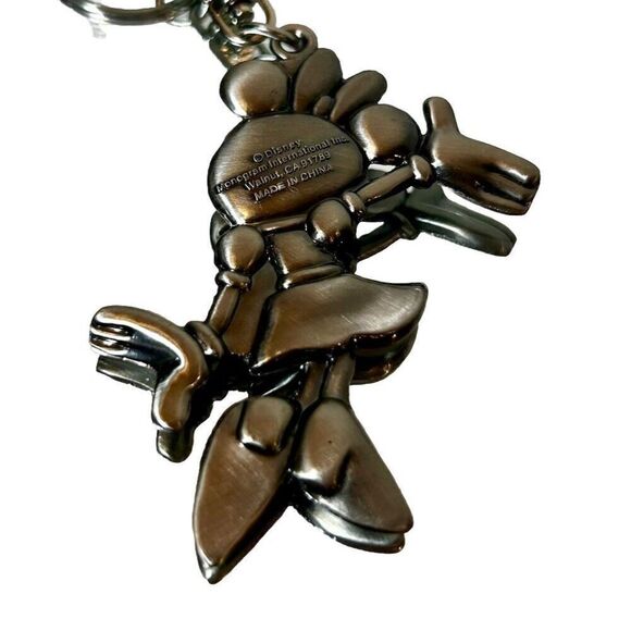 Disney MFG By MII Minnie Mouse Keychain Silver Tone - Picture 2 of 2